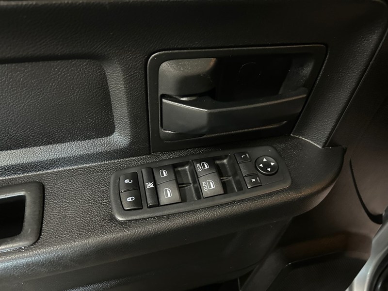 2020 RAM 1500 Classic Black Express Crew Cab 4x4