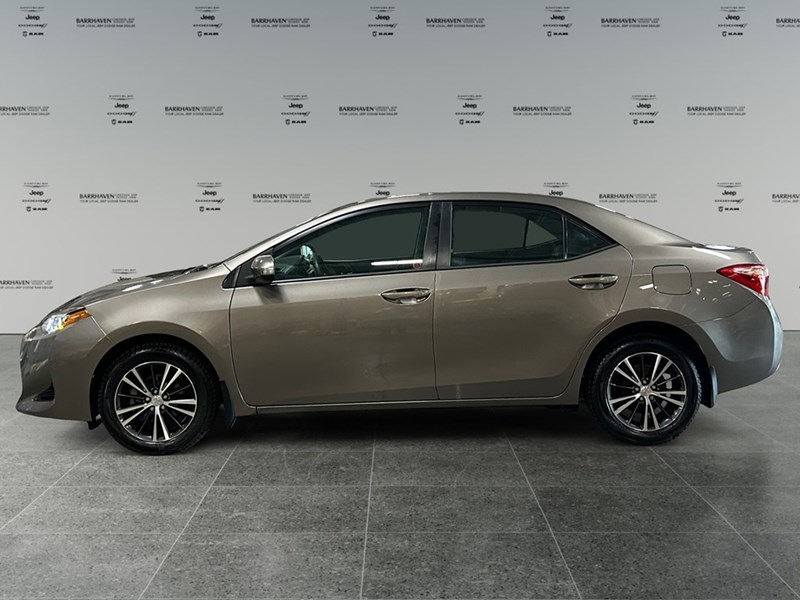 2018 Toyota Corolla LE Upgrade | Sunroof | Alloy Wheels | Ultra Low KM