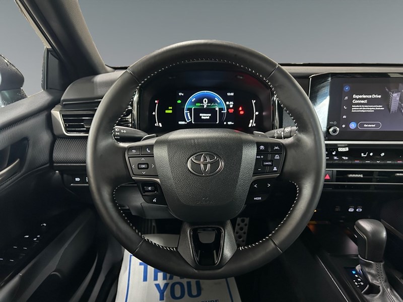 2025 Toyota Camry SE Hybrid | Like NEW