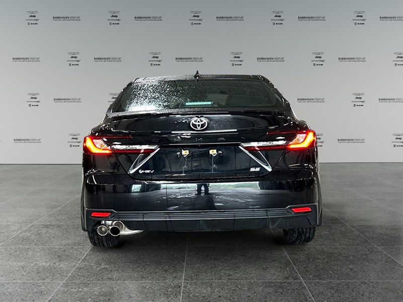 2025 Toyota Camry SE Hybrid | Like NEW