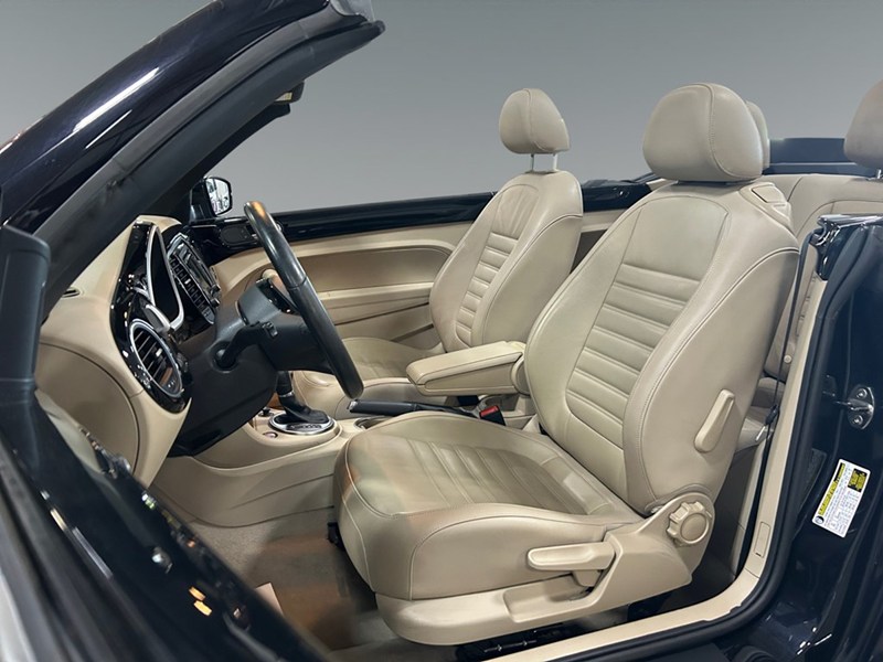 2015 Volkswagen The Beetle Conv 1.8 TSI Comfortline | Ultra Low KM’s