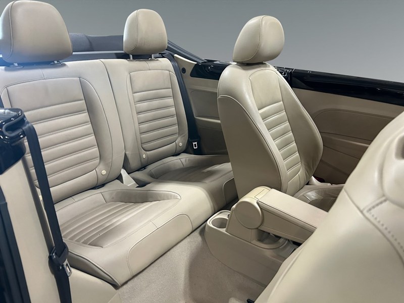 2015 Volkswagen The Beetle Conv 1.8 TSI Comfortline | Ultra Low KM’s