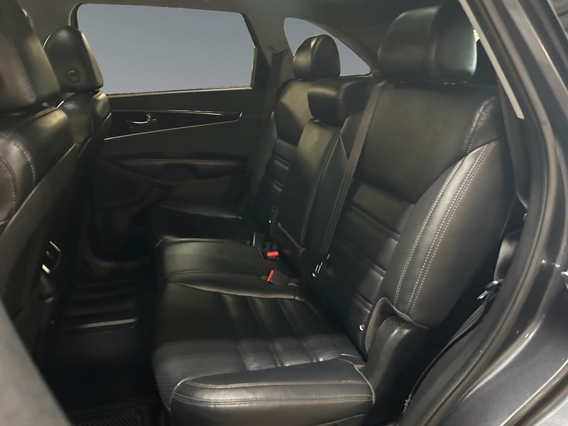 2020 Kia Sorento EX V6 AWD | 7-Pass | Ultra Low KM's