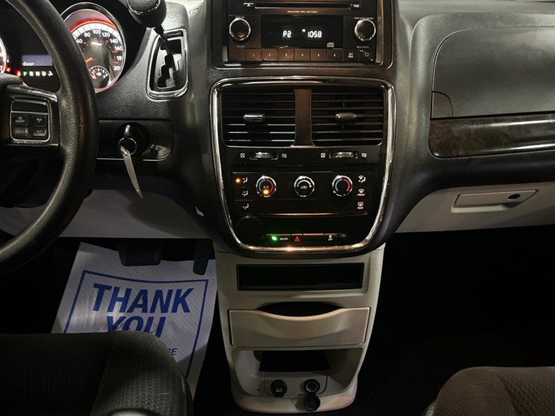 2017 Dodge Grand Caravan SXT | Stow N GO