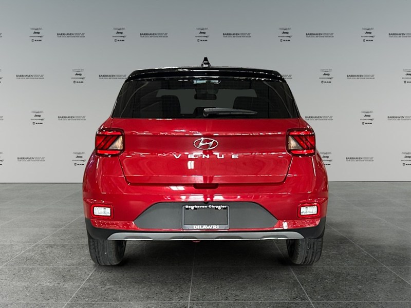 2022 Hyundai Venue Essential IVT w/Two-Tone | Ultra Low KM's