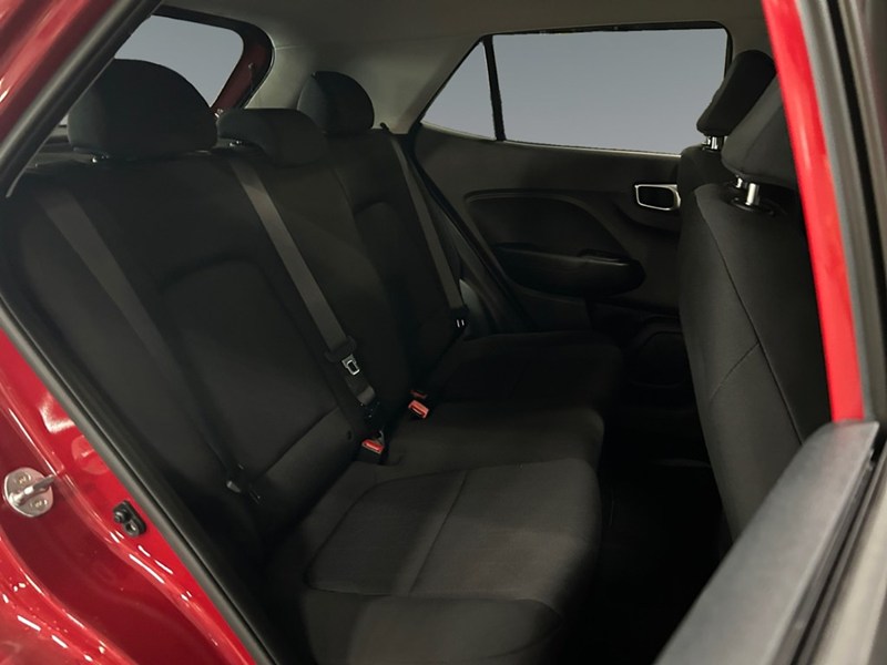 2022 Hyundai Venue Essential IVT w/Two-Tone | Ultra Low KM's