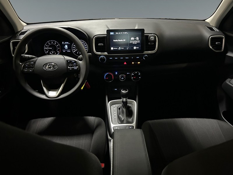 2022 Hyundai Venue Essential IVT w/Two-Tone | Ultra Low KM's