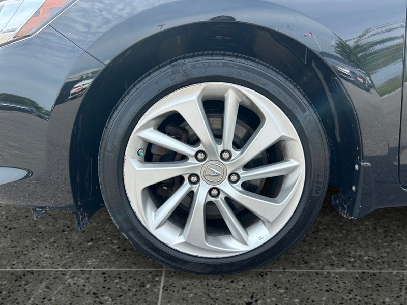 2017 Acura ILX Premium | Ultra Low KM's