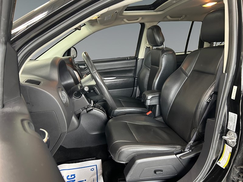 2016 Jeep Compass 4WD High Altitude | Sunroof | Leather | Low KM's