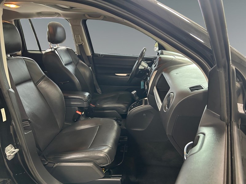 2016 Jeep Compass 4WD High Altitude | Sunroof | Leather | Low KM's