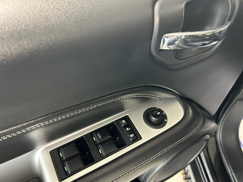 2016 Jeep Compass 4WD High Altitude | Sunroof | Leather | Low KM's