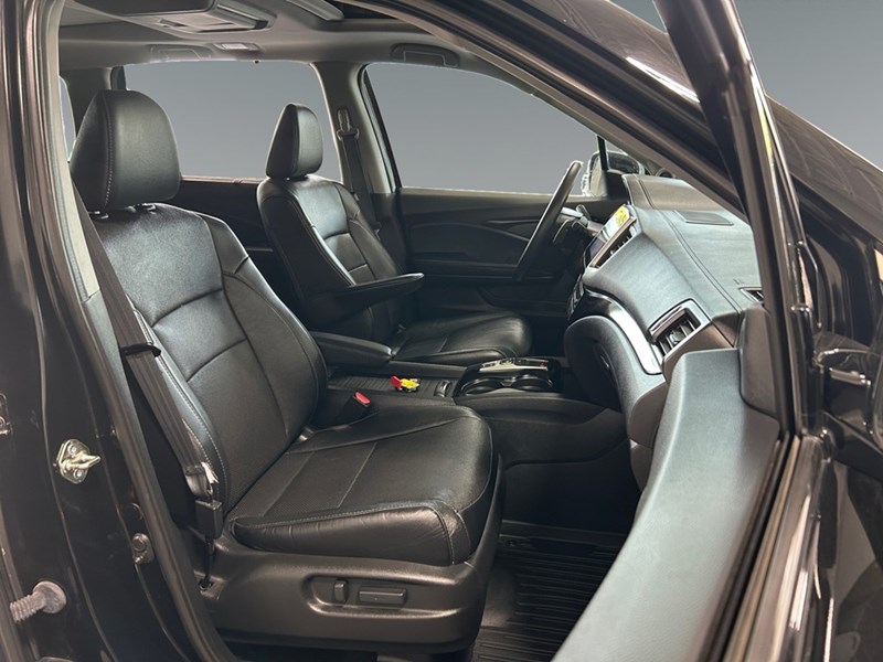 2018 Honda Pilot Touring | Low KM's