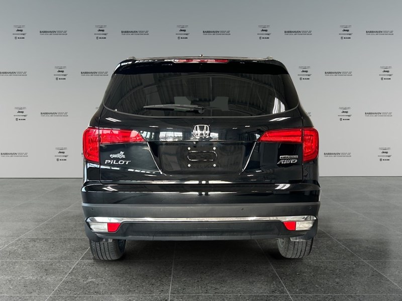 2018 Honda Pilot Touring | Low KM's