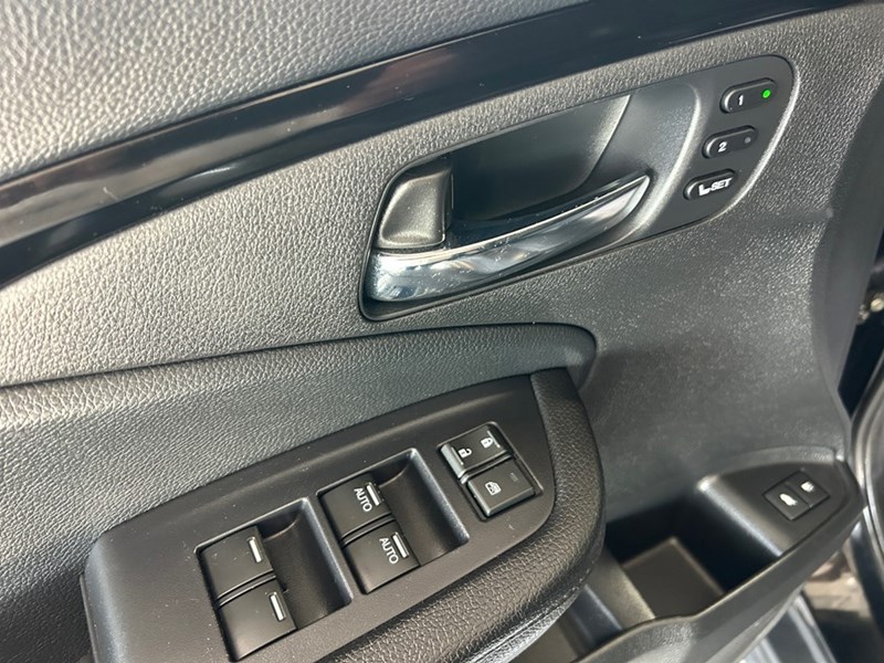 2018 Honda Pilot Touring | Low KM's