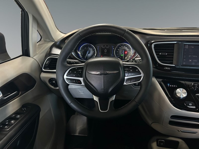 2022 Chrysler Grand Caravan SXT | Low KM's