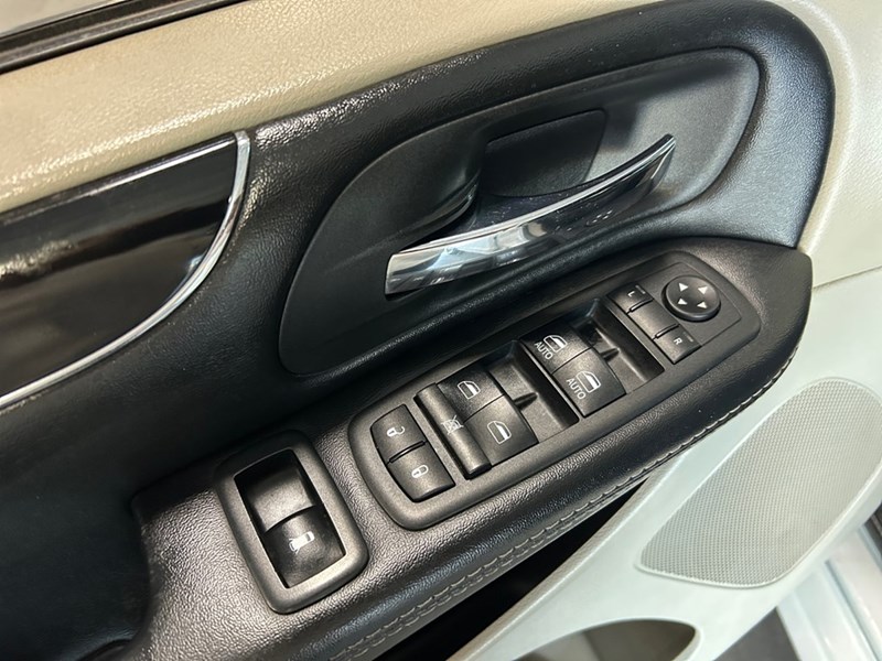 2019 Dodge Grand Caravan SXT Premium Plus | DVD | Nav | Low KM's