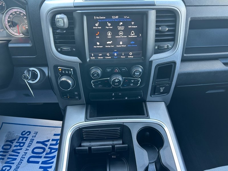 2021 RAM 1500 Classic Express 4x4 Crew V8 Hemi | Low KM’s