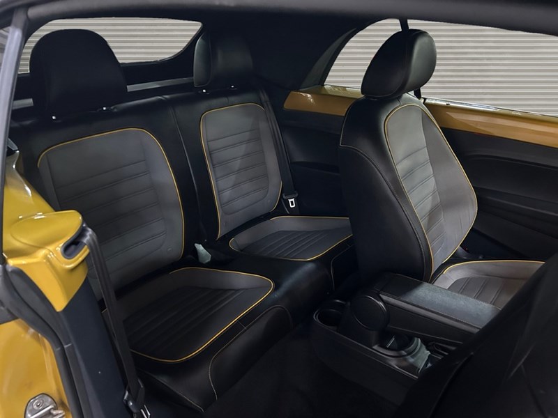 2017 Volkswagen Beetle Coupe Convertible Dune | Low KM’s