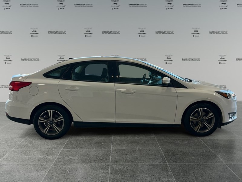 2017 Ford Focus SE | Low KM's