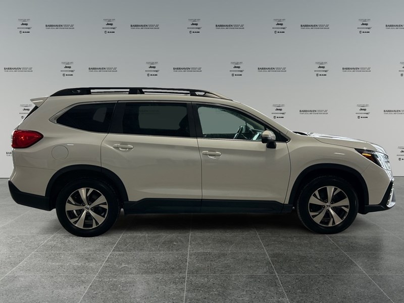 2023 Subaru Ascent Touring 7-Passenger | Low KM's