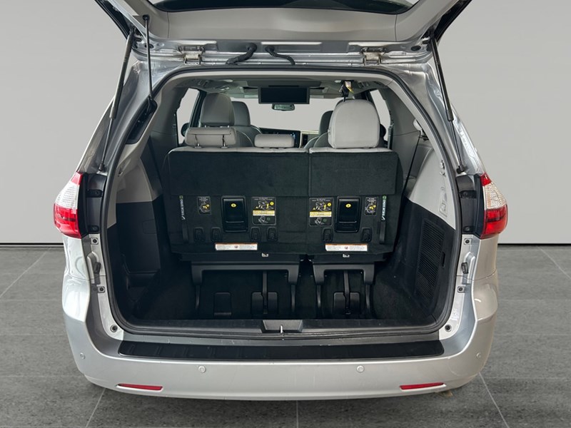 2017 Toyota Sienna XLE Limited | 7-Pass | AWD | Ultra Low KM's