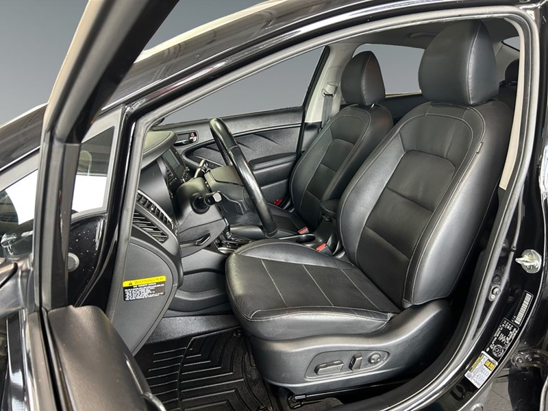 2017 Kia Forte SX | Leather | Sunroof | Nav | Low KM's