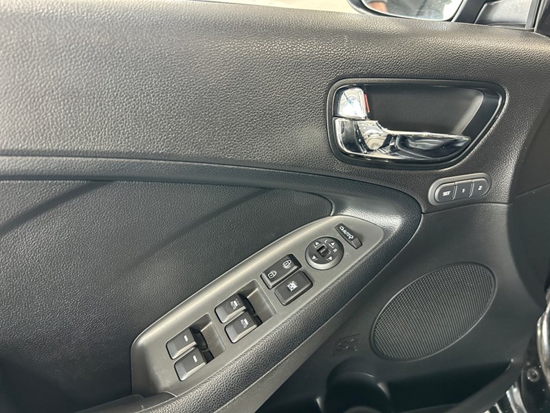 2017 Kia Forte SX | Leather | Sunroof | Nav | Low KM's