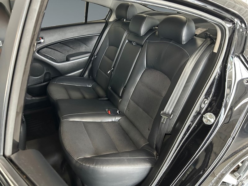 2017 Kia Forte SX | Leather | Sunroof | Nav | Low KM's