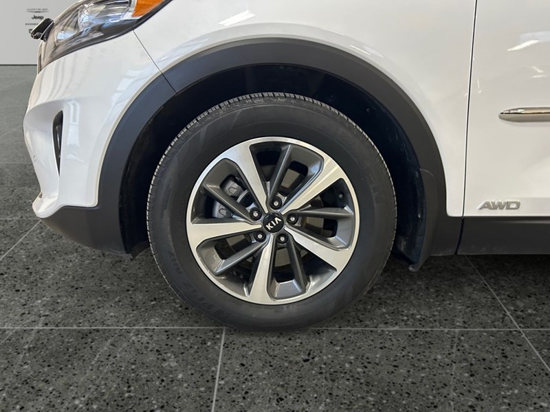 2020 Kia Sorento EX + V6 AWD | 7-Pass | Ultra Low KM's