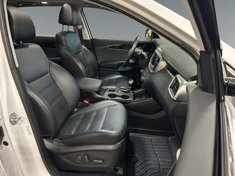 2020 Kia Sorento EX + V6 AWD | 7-Pass | Ultra Low KM's