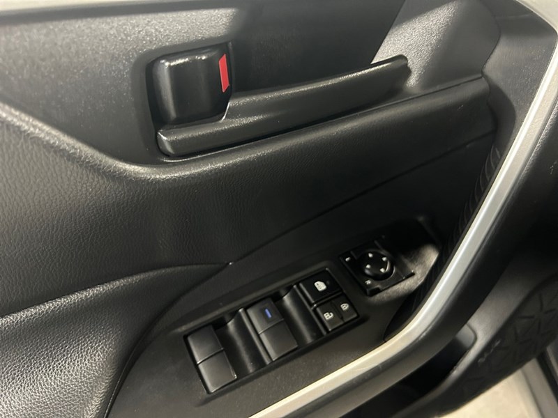 2021 Toyota RAV4 Hybrid LE AWD | Low Km’s