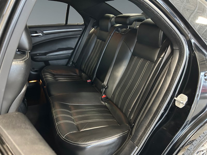 2015 Chrysler 300 4dr Sdn 300S RWD