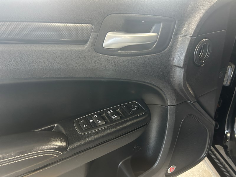 2015 Chrysler 300 4dr Sdn 300S RWD