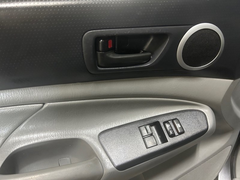 2015 Toyota Tacoma 4WD Access Cab V6 Auto | Ultra Low KM's