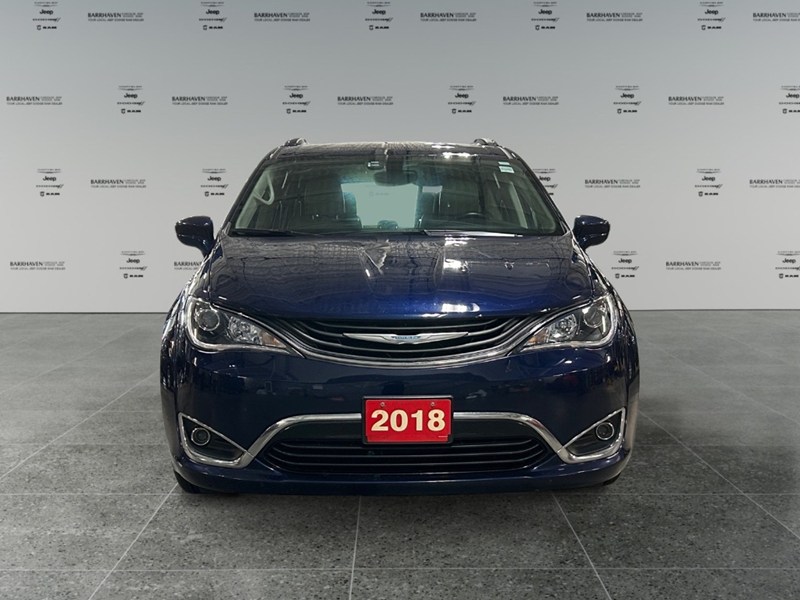 2018 Chrysler Pacifica Hybrid Touring-L | Ultra Low KM's