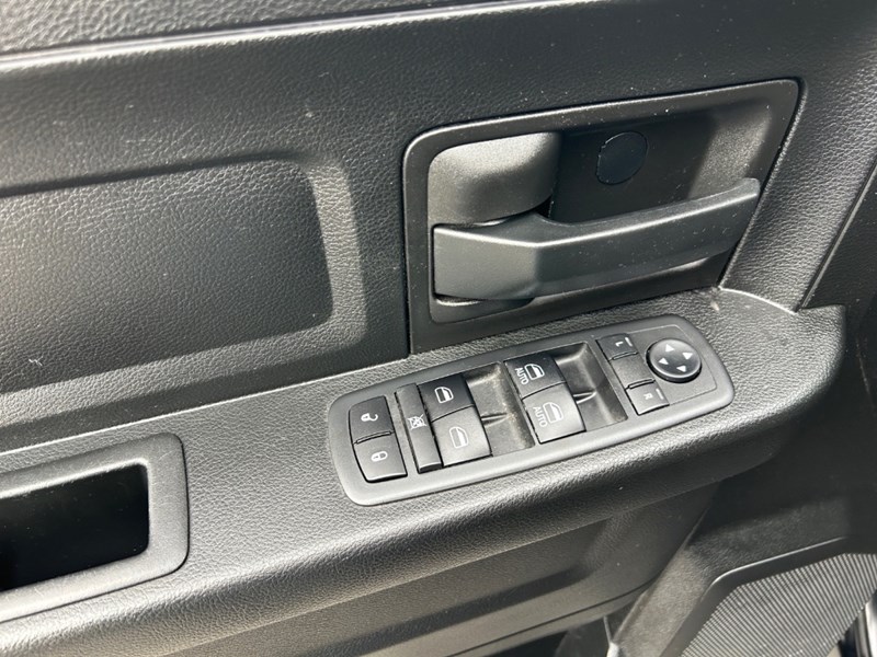 2019 RAM 1500 Classic Express Night 4X4
