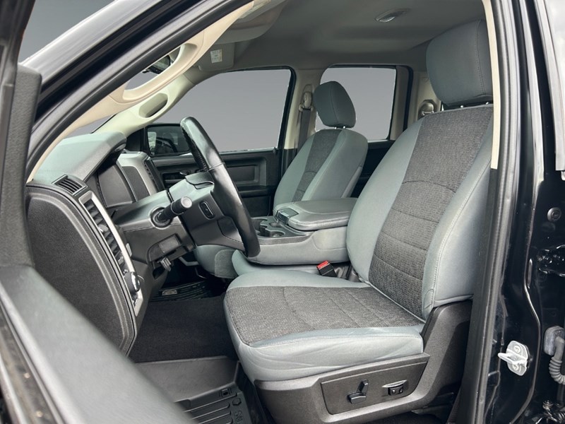 2019 RAM 1500 Classic Express Night 4X4