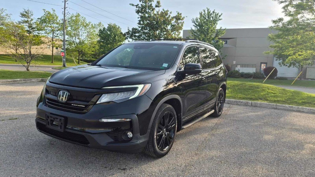 2021 Honda Pilot Black Edition AWD | Low KM's