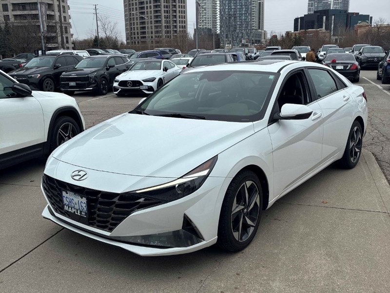 2021 Hyundai Elantra Ultimate IVT | Low KM's