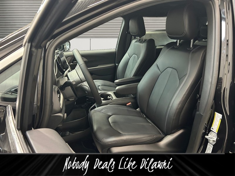 2027 Chrysler Grand Caravan SXT