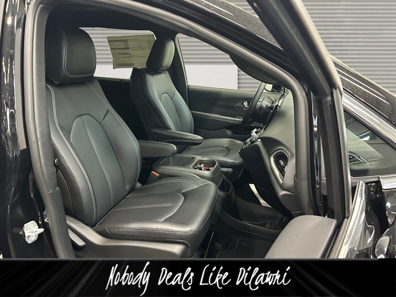 2027 Chrysler Grand Caravan SXT