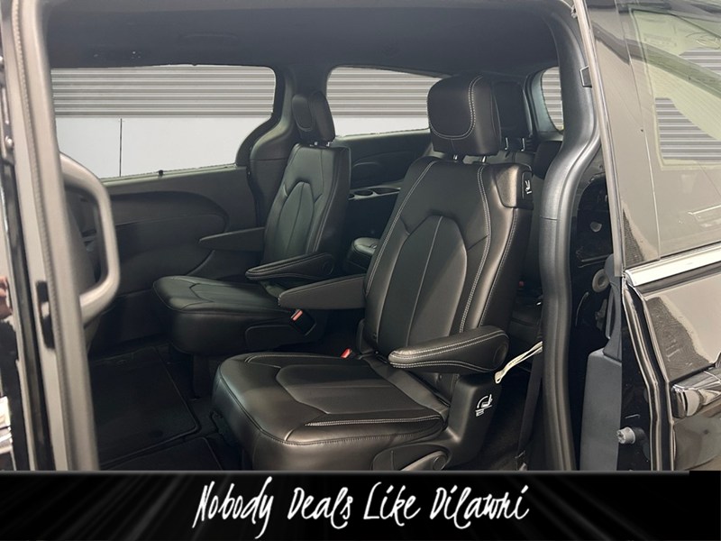 2027 Chrysler Grand Caravan SXT