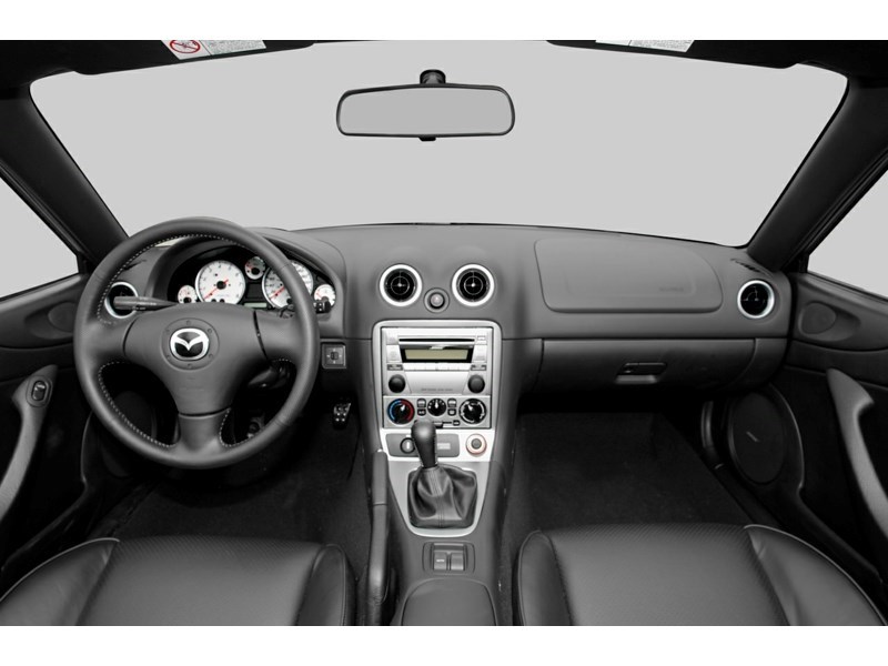 2004 Mazda MX-5 Miata 2dr Conv GS Manual Interior Shot 6