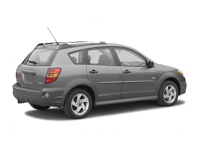 2004 Pontiac Vibe 4dr Wgn FWD Exterior Shot 2