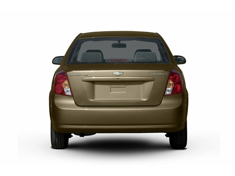 2005 Chevrolet Optra 4dr Sdn LS Exterior Shot 8