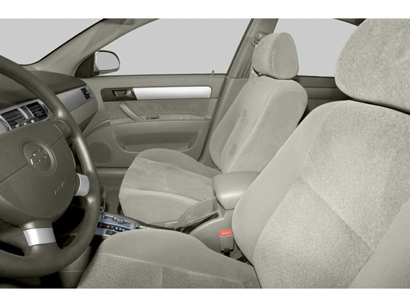 2005 Chevrolet Optra 4dr Sdn LS Interior Shot 5