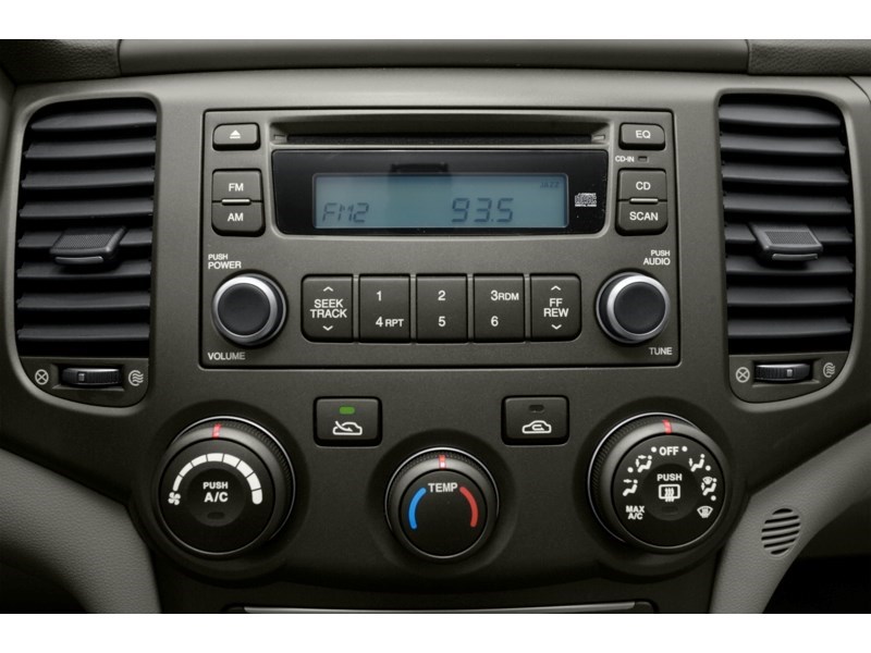 2007 Kia Magentis 4dr Sdn Manual LX Interior Shot 6