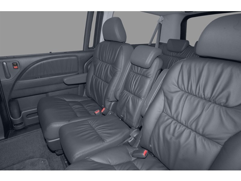 2009 Honda Odyssey 5dr Wgn Touring w/RES & Navi Interior Shot 6