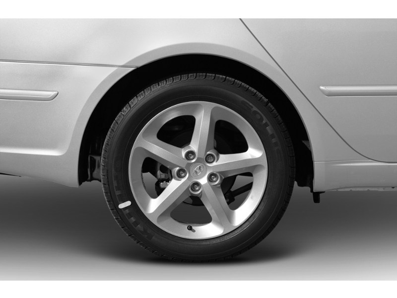 2009 Hyundai Sonata 4dr Sdn I4 Auto GL Exterior Shot 5