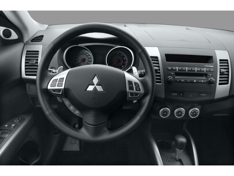 2009 Mitsubishi Outlander 4WD 4dr ES Interior Shot 3